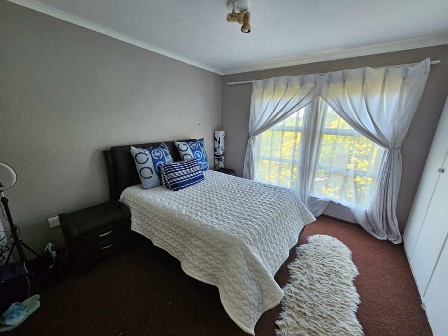 2 Bedroom Property for Sale in Vaalpark Free State